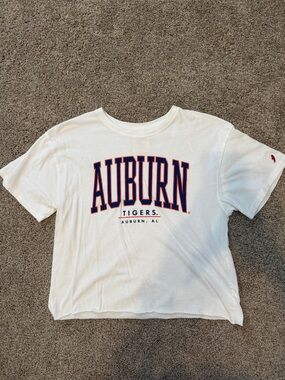 Cropped Auburn tee